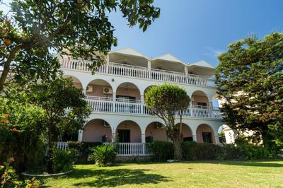 Alamis Hotel & Apartments