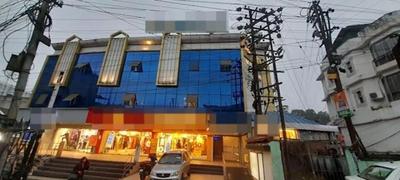 The Glamorous Retreat