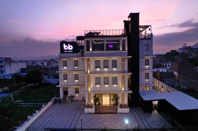 THE COURTYARD - Beyond Bar & Club