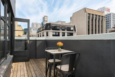 Neighbourgood Castle