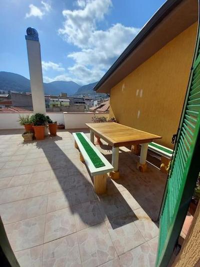 Attico panoramico la casa di Ife e Malik