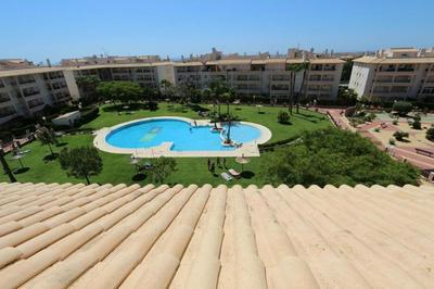 Great 3 bedroom penthouse in a lovely community