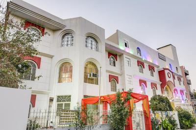 Hotel O Vishwakarma Palace