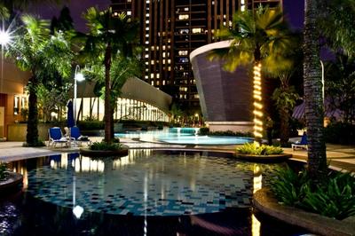 Stay With Family At Times Square