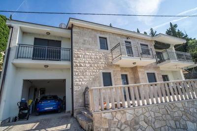 Villa Karlo-Arianna