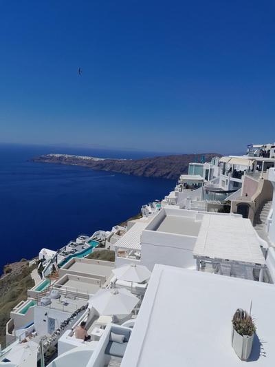 Amazing Room on the Cliff with shared pool & Buffet breakfast