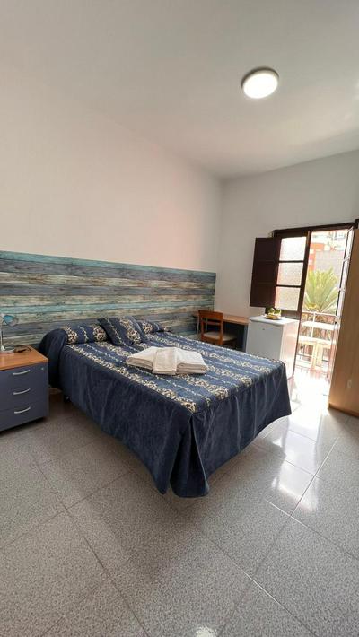 Central, quiet and comfortable room, breakfast