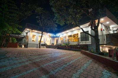 M-aple Hills Resort