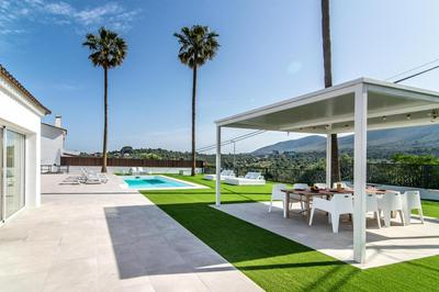 PALM TREE VILLA 5 Bdr POOL & BBQ