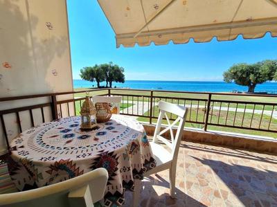 Beautiful summer house by the sea