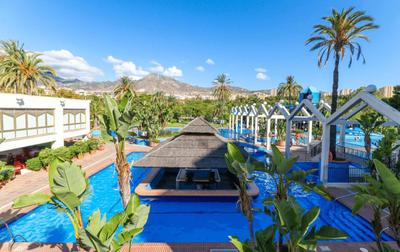 Beautiful apartment with sea views in Benal Beach
