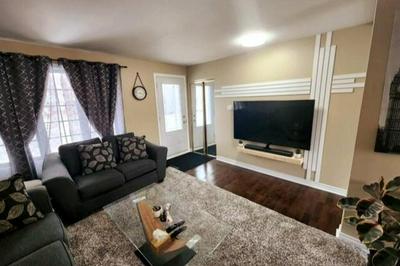 Cozy 3-Bedroom Haven, Private Pool & Parking !