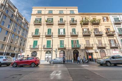 Turati Apartment al Politeama by Wonderful Italy