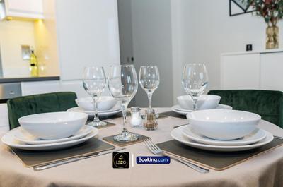 Spacious 2-Bed Apartment in Greenwich, By LS2G Stays