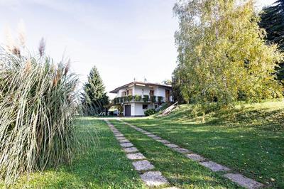 Monoroom With Garden And Lake View