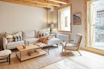 Era Artiga by FeelFree Rentals