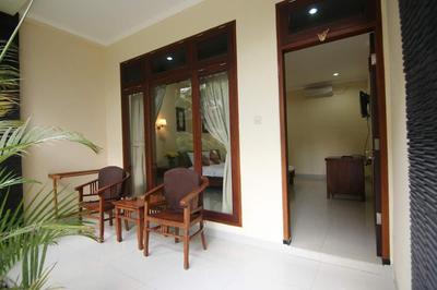 SURFARIS INN on poppies 2