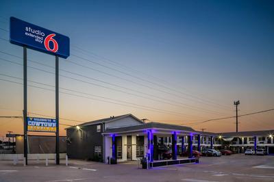 Studio 6 Fort Worth, TX - Stockyards East