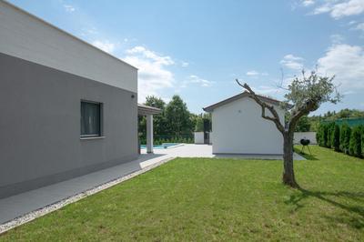 Villa Aaron