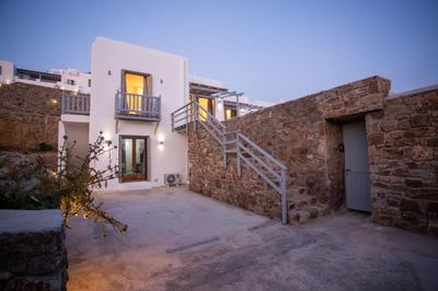 Kastro Shared Pool Suites