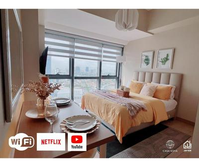 Stylish Studio in One Eastwood with Free Netflix Access & WiFi