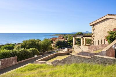 Villas in Porto Corallo just 400 meters from the sea