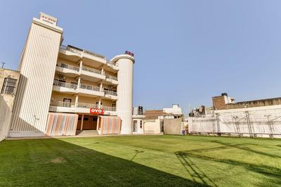 Hotel O Utsav Vatika