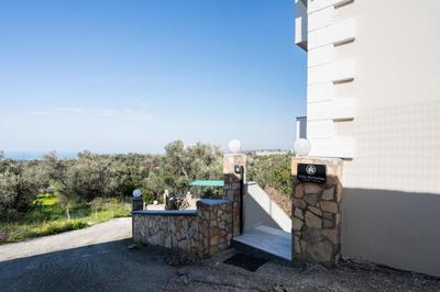 Luxurious Villa Kirianna - Private Pool, Jacuzzi, Sauna, & Gym - 13km to Rethymno center