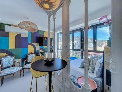 Regency Luxe Studio