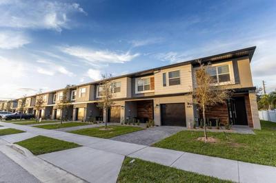 DLuxx Fun Home 8 Miles from Disney with Pool 4403
