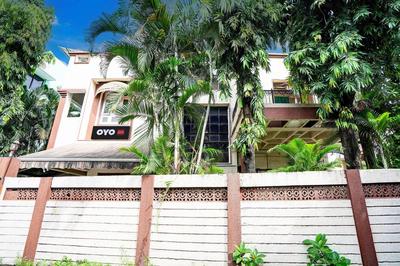 Hotel O The Grand Gateway Inn