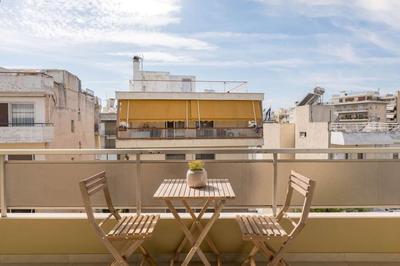 Athenian 3BR seaside property in Alimos by UPSTREET