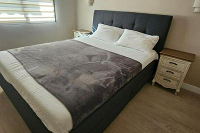 Luxury Renovated 2BR - OceanViews - Pool - Torremuelle