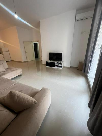 Henri apartment 1