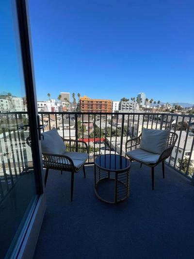 Elegant Retreat in the Heart of LA, Discover Your Lavish Hideaway