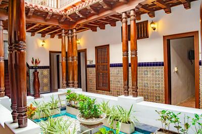 Aw Hotel Puertas de la Bahia