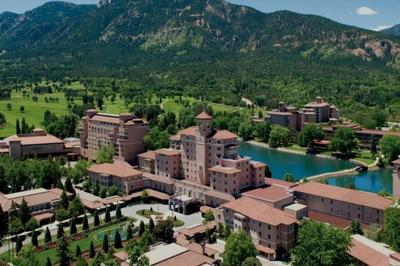 Madison House Colorado Holiday Escape Spa Bath King Bed