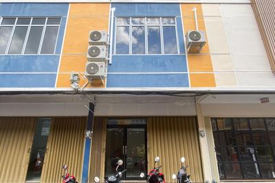 RedDoorz near BCS Mall at Penuin