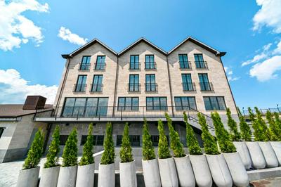 Stonehenge Hotel & Restaurant