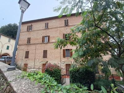 Appartamento monolocale con giardino, Siena 15 min
