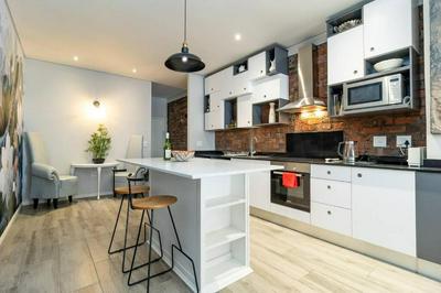 Perfectly Located 1 Bedroom Apartment In The Cbd