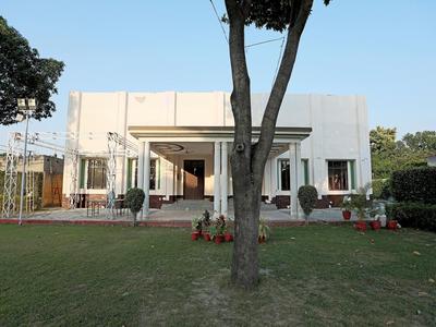 Hotel O Surprise Farm House