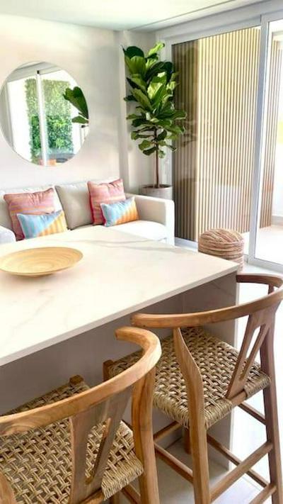 Freshly Renovated, Walk to Yumbo, Shops & Dining