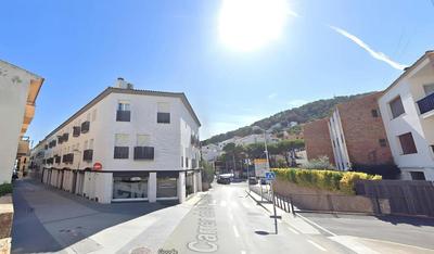 Townhouse for 6 with AC wifi 50m from the Beach