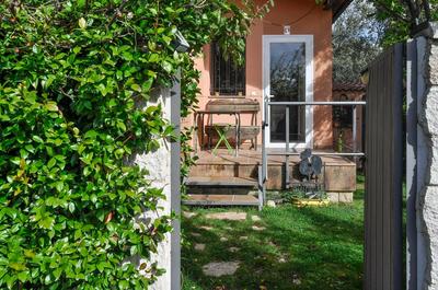 Acogedora casa con verde jardín by CABANA Rentals