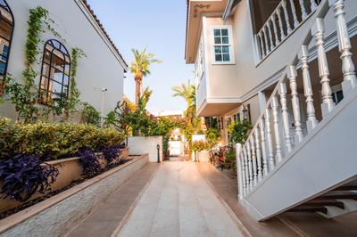 Elegance East Hotel - Image 101