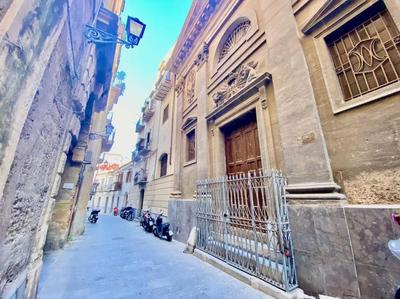 Central apartment close to the Cathedral