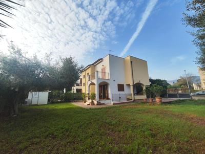 Casa Carini - Villa Vacanze sul Mare con piscina idromassaggio