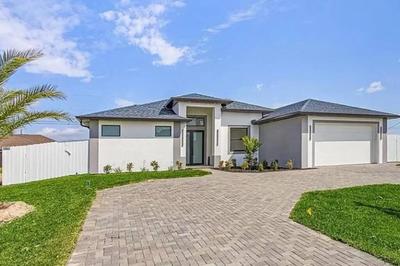 Cape Coral home with pool and game room