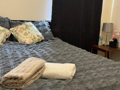 Cozy room with shared bathroom